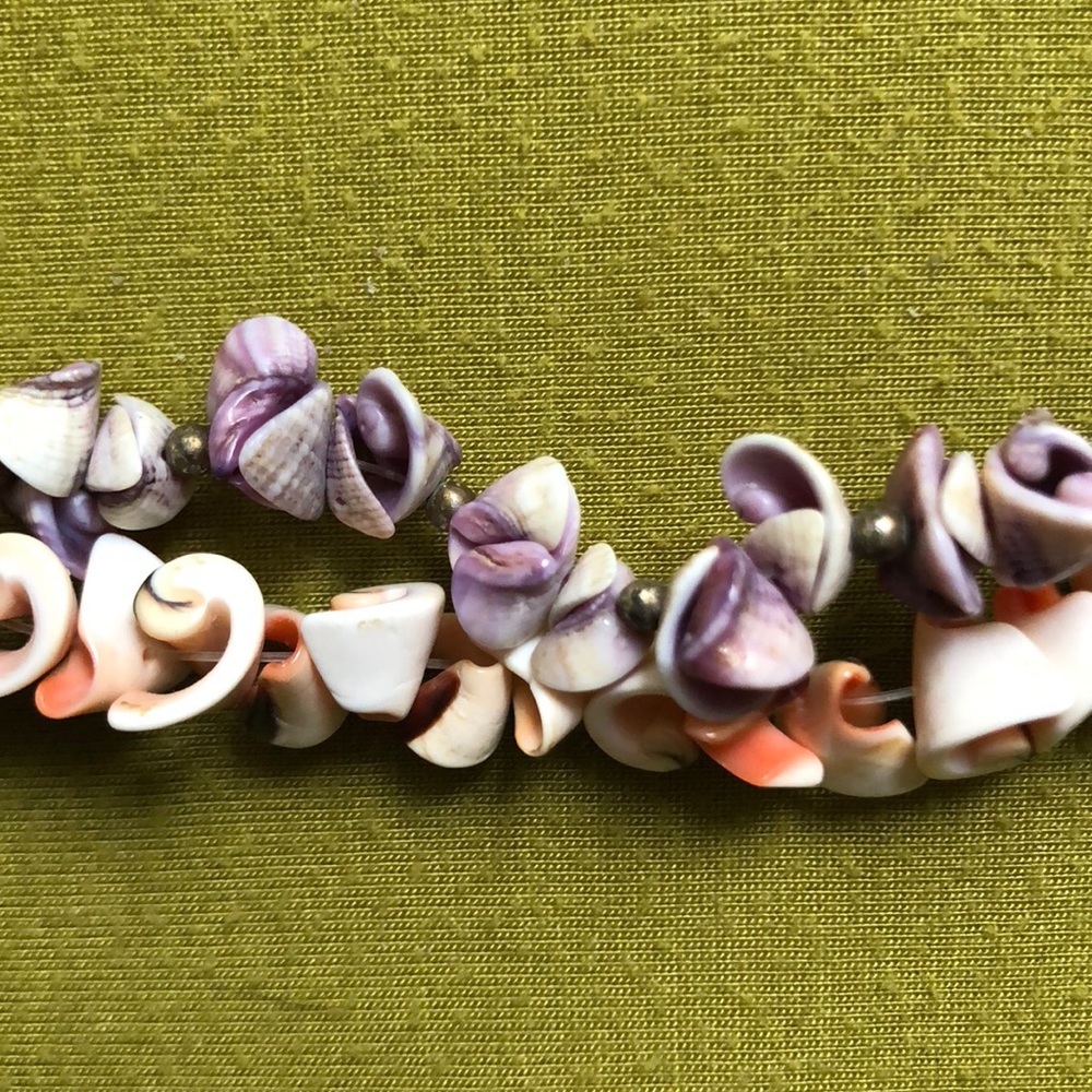 Shell Necklace Set - Picture 2 of 3